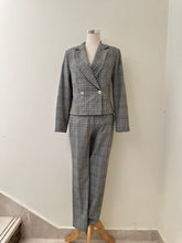 Checked Business Suit2